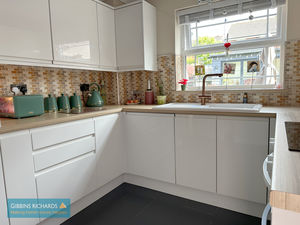 Kitchen- click for photo gallery